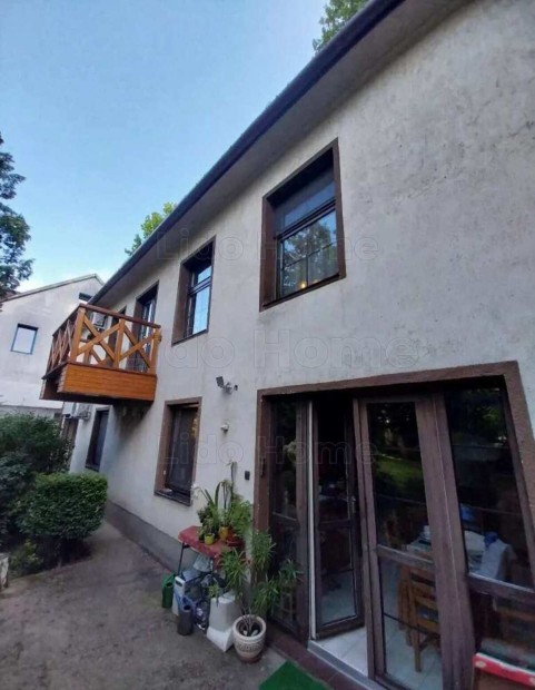 Elad� k�tszintes csal�di h�z Sz�kesfeh�rv�ron a belv�ros k�zel�ben!