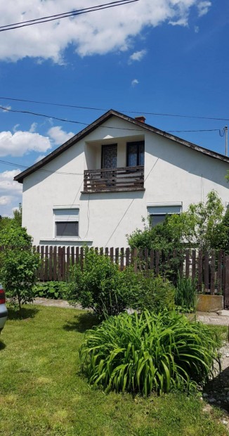 Elad� k�tszintes t�glah�z Mez�hegyesen �lmaid otthona lehet!