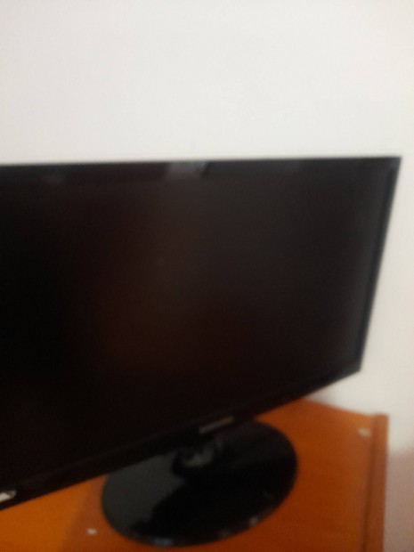 Elado keveset hasznlt LCD tv monitor