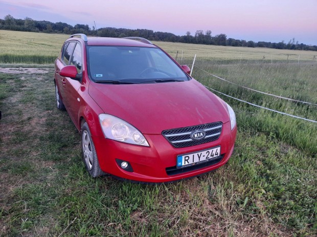 Eladó kia ceed kombi 1.6 benzin