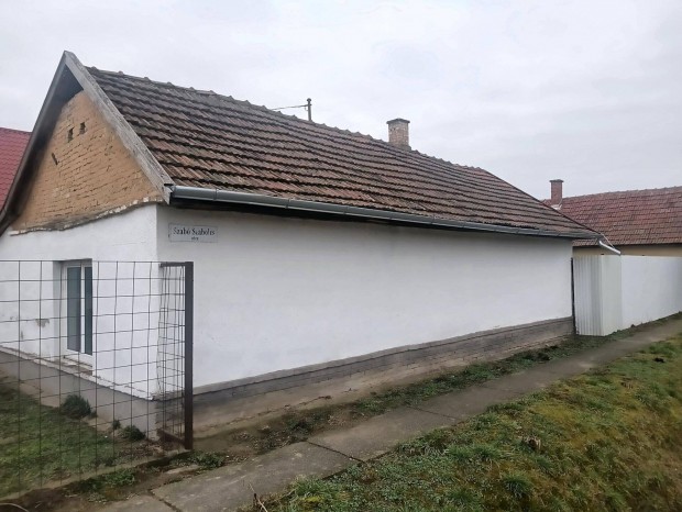 Elad� kis paraszth�z J�szj�k�halm�n kiv�l� lehet�s�g!