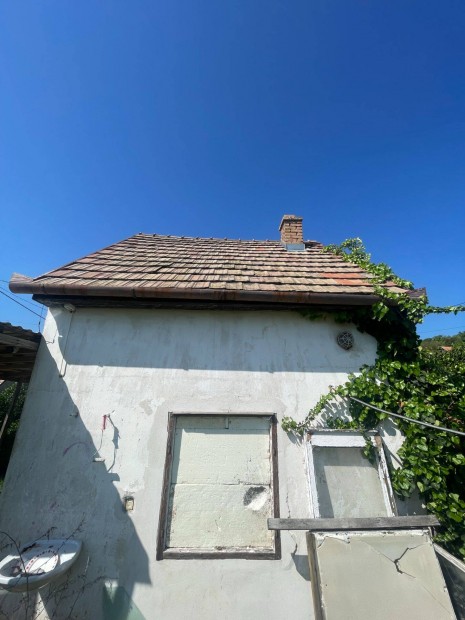 Elad� kish�z P�csen a Zsebedombon