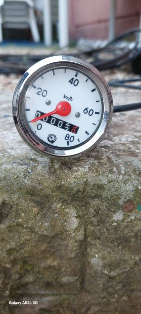 Elad kismotor sebessgmr