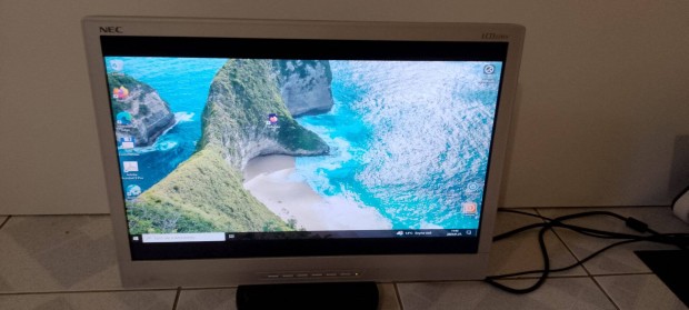 Elad kivll laptban lv NEC monitor 22"