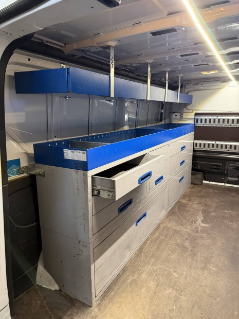 Elad� komplett furgon / teheraut� polc rendszer