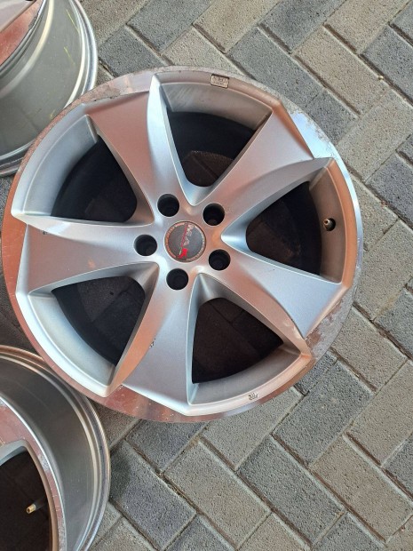 Elad knnyfm R18 as 9 coll szles felni. 114,3 * 5oszts 4 db