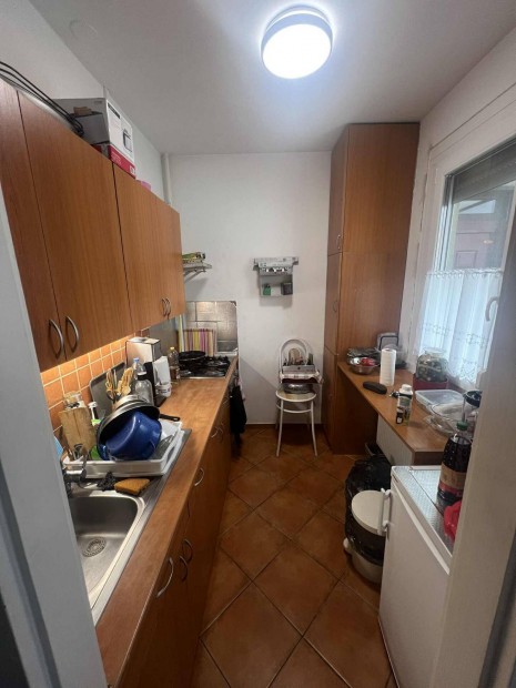 Elado konyhabutor /gaztuzhellyel egyutt