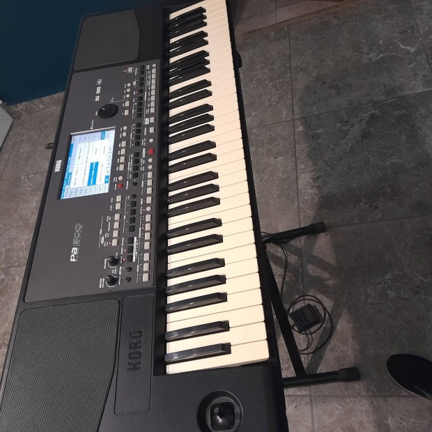 Elad korg pa 600 szintetiztor audio szettel mp3 stb..