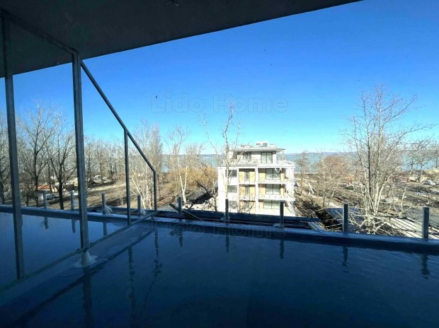 Elad� k�zvetlen v�zparti pr�mium lak�sok Balatonszemesen!