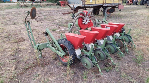 Elad kukoricavetgp Nodet Gougis PN2 szemenknti vetgp