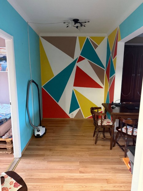 Elad� lak�s Ajka