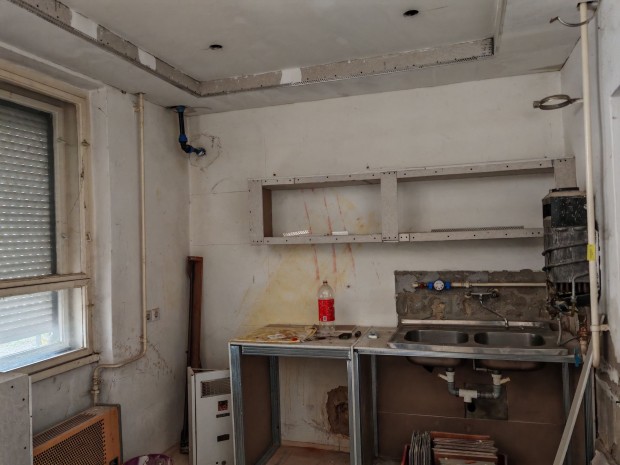 Elad� lak�s B�tonyterenye