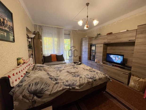 Elad� lak�s Budapest 10. ker., Ligettelek