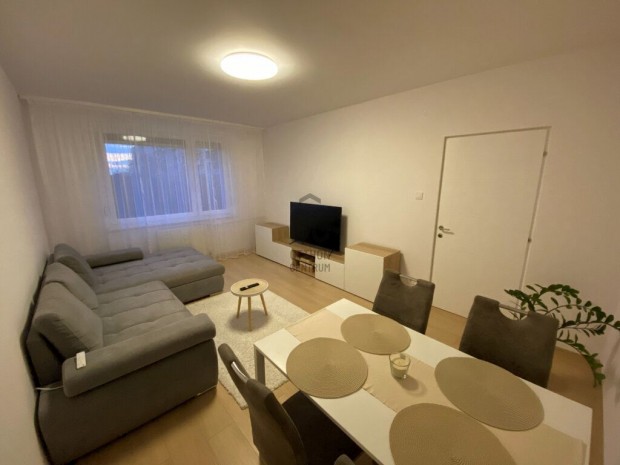 Elad� lak�s Budapest 15. ker., �jpalota