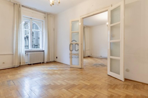 Elad� lak�s Budapest 2. ker., Orsz�g�t