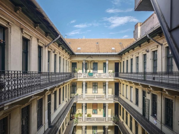 Elad� lak�s Budapest 6. ker., Bels� VI.