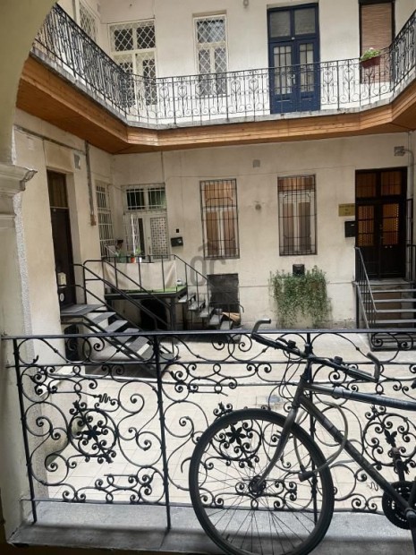 Elad� lak�s Budapest 6. ker., K�ls� VI.