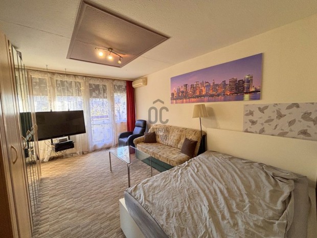 Elad� lak�s Budapest 8. ker., Corvin negyed