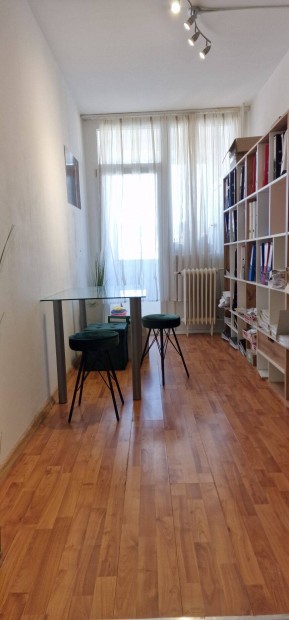 Elad� lak�s Gy�r Adyv�ros