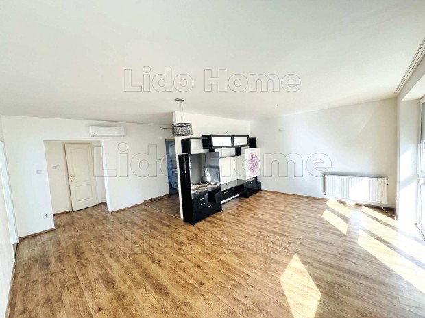 Elad� lak�s Gy�r-Kisb�cs�n!