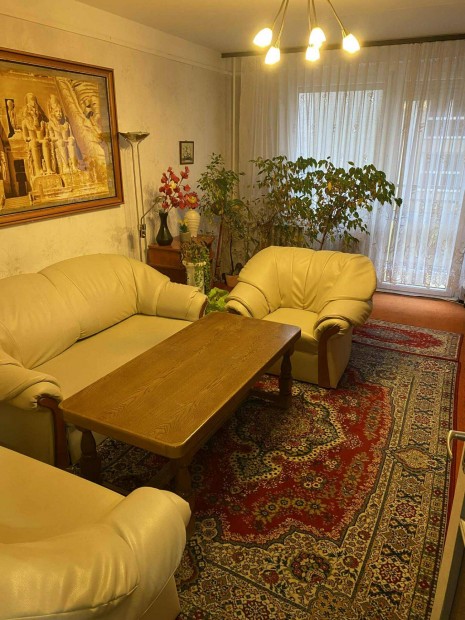 Elad� lak�s Miskolc Avas