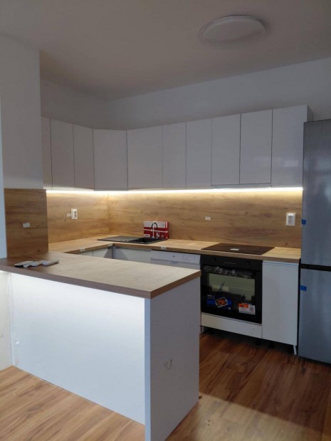 Elad� lak�s Ny�regyh�za Damjanich lak�park