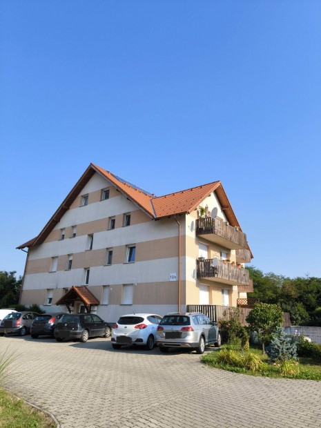 Elad� lak�s Sopron