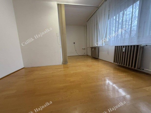 Elad� lak�s Szolnok belv�ros�ban-kiv�l� befektet�s!