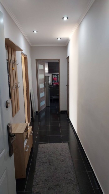 Elad� lak�s Tatab�nya