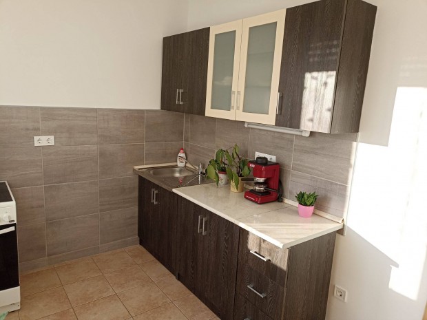 Elad� lak�s Tat�n - 1. emeleti, 1 szob�s