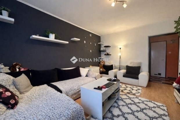 Elad� lak�s, Budapest 15. ker.