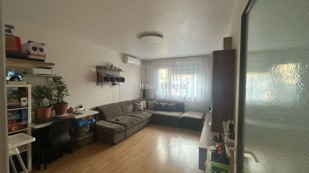 Eladó lakás, Budapest 15. ker.