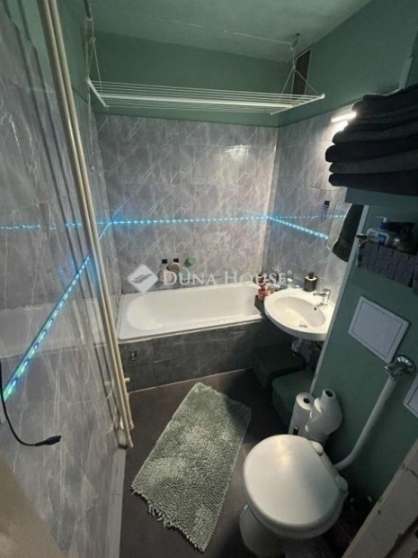 Elad� lak�s, Budapest 15. ker.