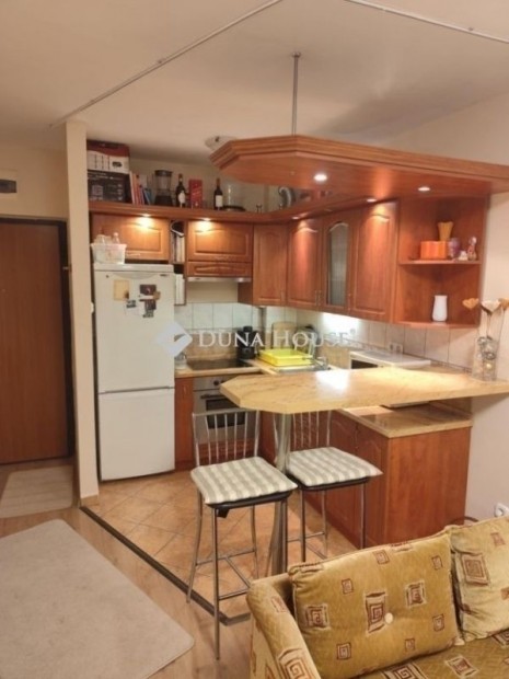 Elad� lak�s, Budapest 15. ker.