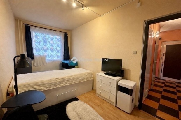 Elad� lak�s, Budapest 15. ker.