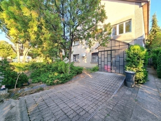 Elad� lak�s, Budapest 17. ker.