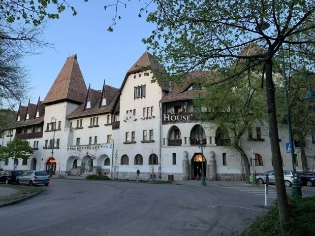 Elad� lak�s, Budapest 19. ker.