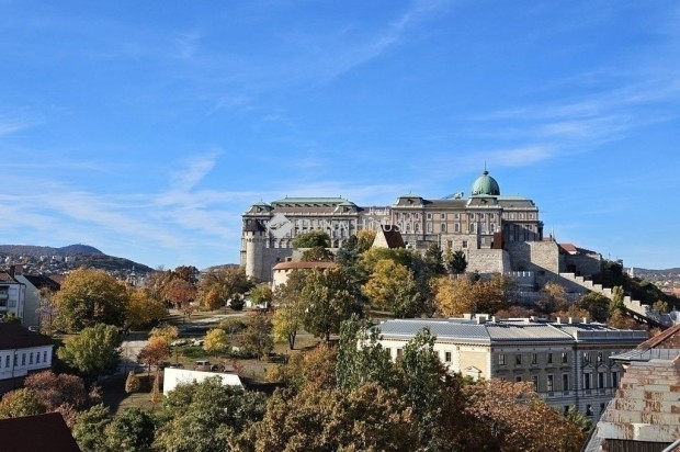 Elad� lak�s, Budapest 1. ker.