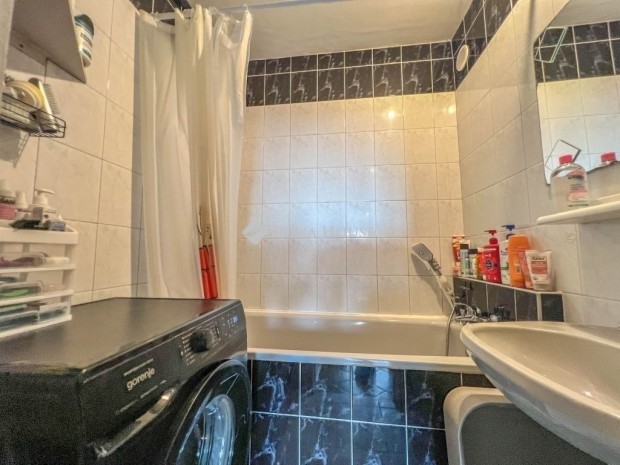 Elad� lak�s, Budapest 21. ker.