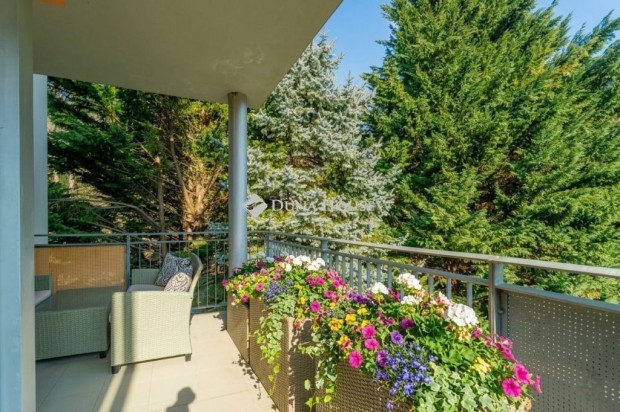 Elad� lak�s, Budapest 2. ker.