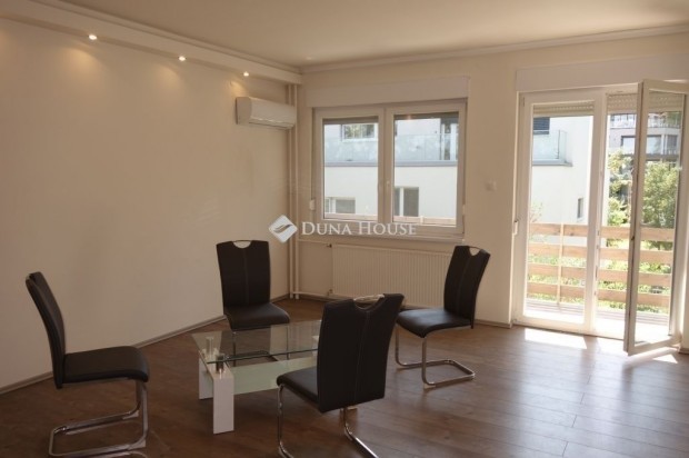 Elad� lak�s, Budapest 2. ker.