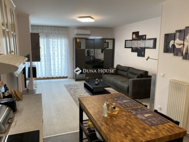 Elad� lak�s, Budapest 3. ker.