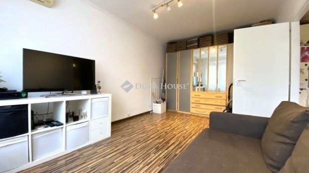 Elad� lak�s, Budapest 3. ker.