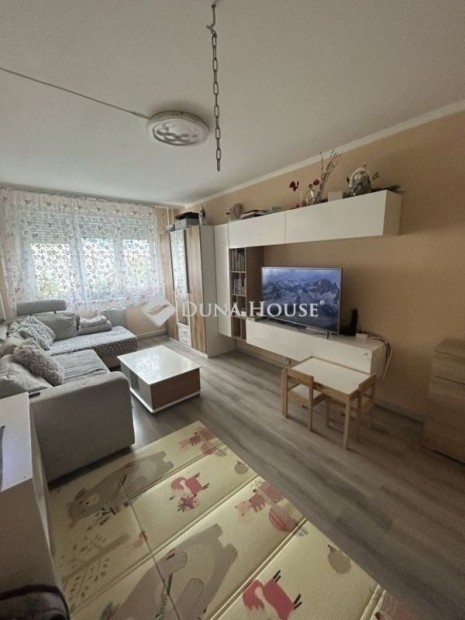 Elad� lak�s, Budapest 3. ker.