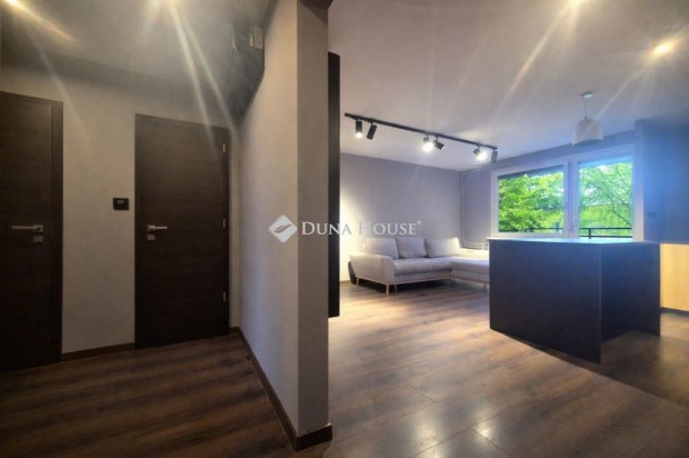 Elad� lak�s, Budapest 3. ker.