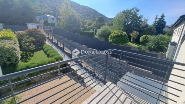 Elad� lak�s, Budapest 3. ker.