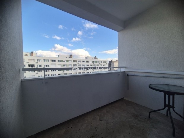 Elad� lak�s, Budapest 3. ker.