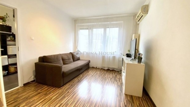 Elad� lak�s, Budapest 3. ker.