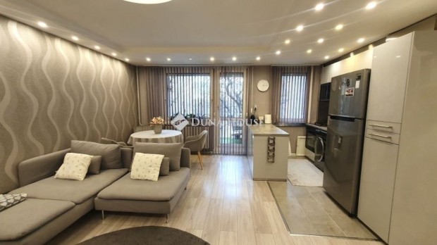 Elad� lak�s, Budapest 4. ker.