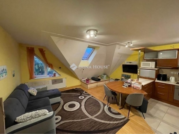 Elad� lak�s, Budapest 4. ker.